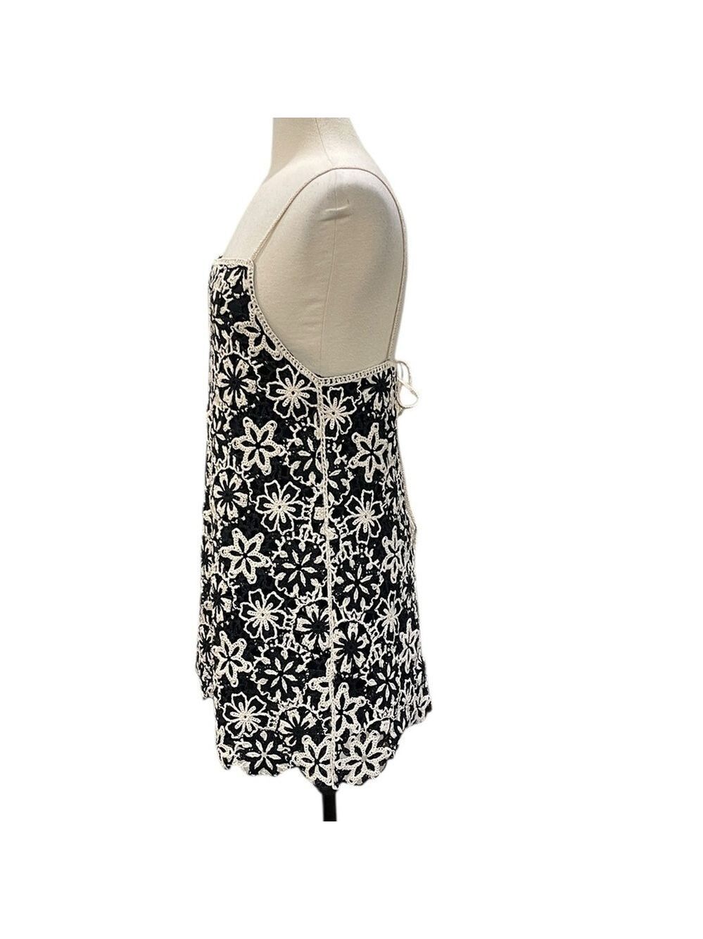Zara Crochet Flower Mini Dress SZ M Black Cream - Picture 4 of 10